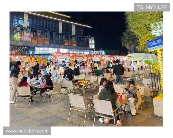 甲亢哥嗨翻全场成都Drill舞者热力包围狂欢震撼街头瞬间盛景